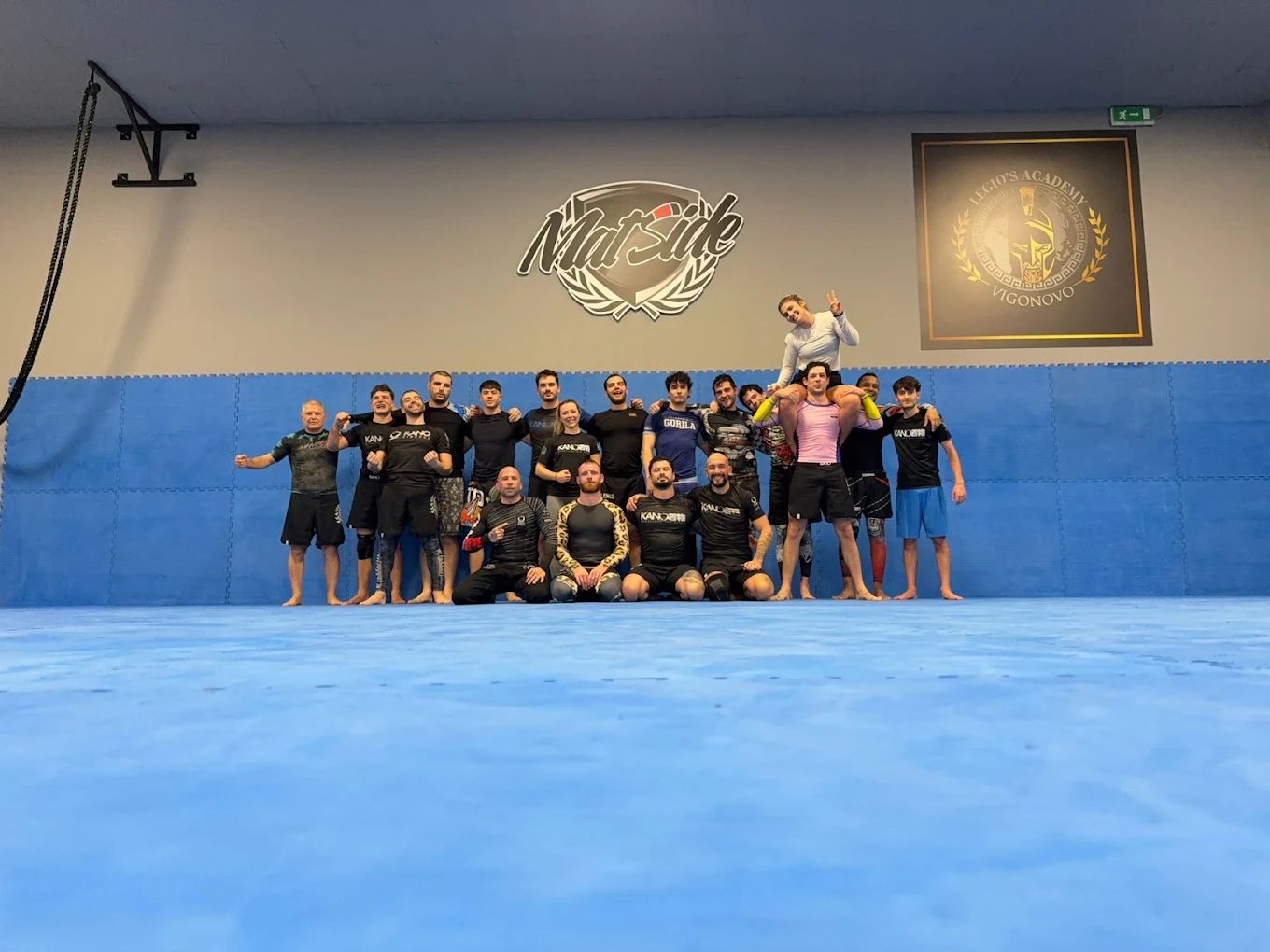 Il team Matside al completo sul tatami